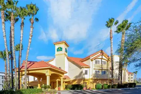La Quinta by Wyndham Tucson Airport - 16