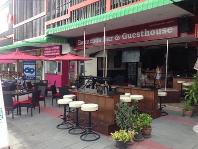 Ryan's Bar - 9