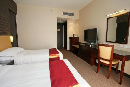 Royal @ Queens (SG Clean, Staycation Approved) - 3
