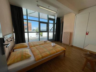Geneva Hostel - 4
