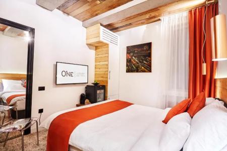 One Luxury Suites - 27