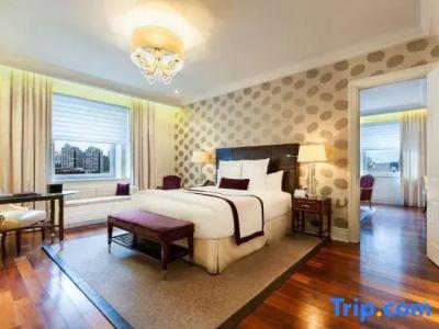 The Ritz-Carlton, - 140