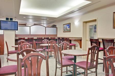 Rodeway Inn & Suites - 23
