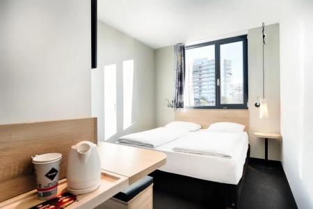 B&B München-Olympiapark - 66