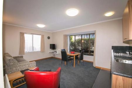 Allan Court - 91