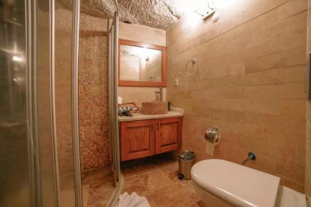 Local Cave House - 34