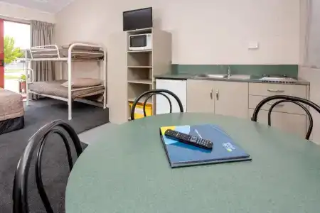 Nelson City Top 10 Holiday Park - 79