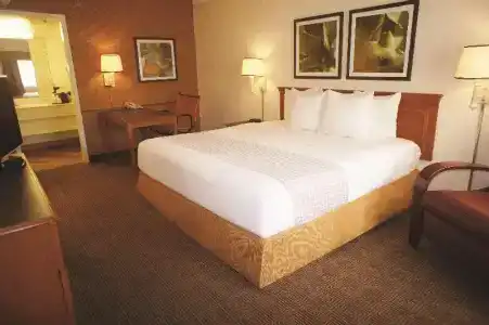 La Quinta Inn by Wyndham Austin Capitol / Downtown - 19
