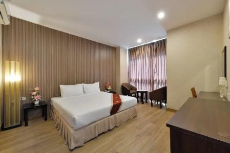 Three Seasons Place - 52