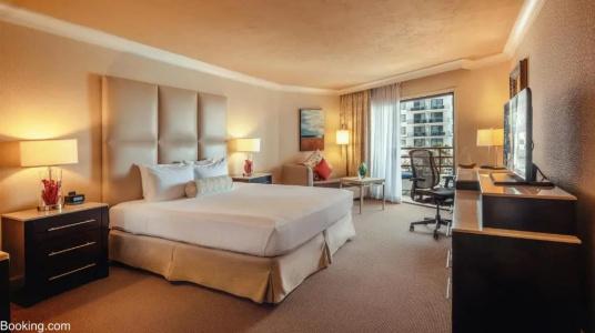 The Waterfront Beach Resort, A Hilton - 57