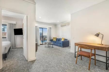 Adina Apartment Barrack Plaza - 44