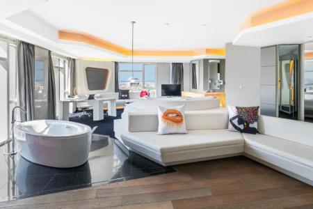 V Dubai, Curio Collection by Hilton - 86