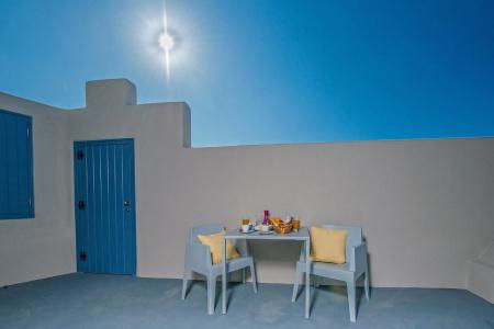 Luna Santorini Suites - 2