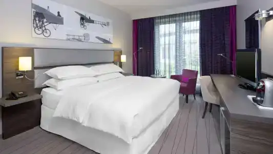 Sheraton Duesseldorf Airport - 1