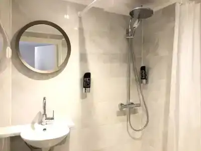 Damrak Inn - 90