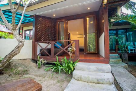 B52 Beach Resort - 16