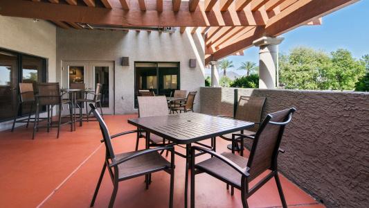 Best Western Plus Thunderbird Suites - 21