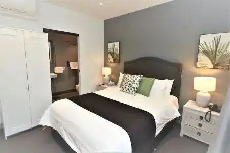Mariners Court - 50