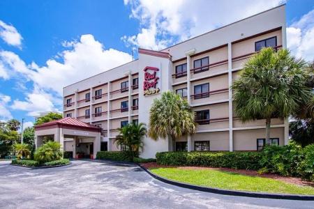 Red Roof Inn Plus+ Miami Airport - 68