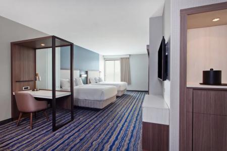 SpringHill Suites by Marriott Orange County - 40