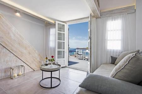 Athina Luxury Suites - 105