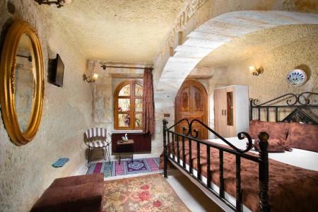 Romantic Cave - 59