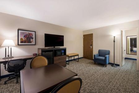 Best Western Winners Circle - 101