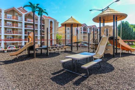 Grand Crowne by Capital Vacations - 12