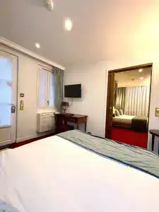 Hôtel de Varenne - 108