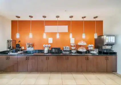 Restwell Inn & Suites I-45 North - 45