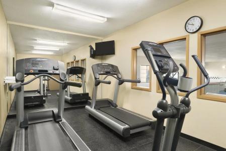 Country Inn & Suites by Radisson, West, KS - 23