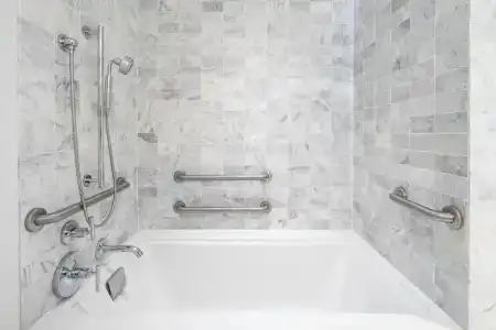 Smyth Tribeca - 103