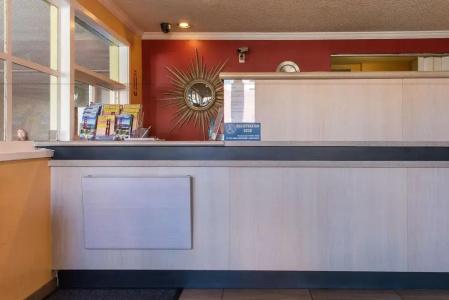 Civic Center Motor Inn - 1