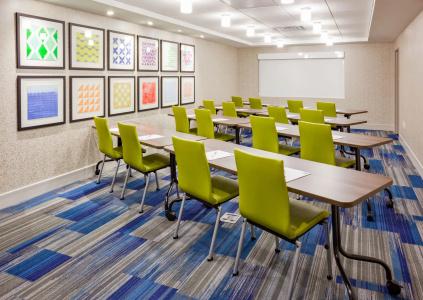 Holiday Inn Express and Suites Downtown, an IHG - 12