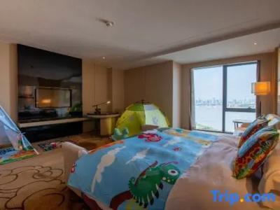 Hilton Wuhan Riverside - 40