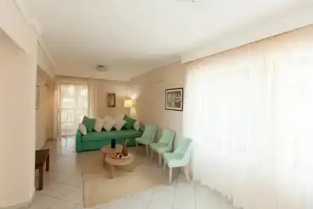 Kassandra Mare - 19