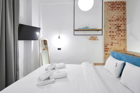 Maroon Bottle Boutique Suites - 31
