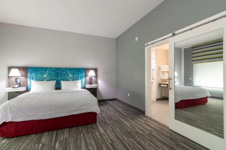 Hampton Inn & Suites Dallas East - 4