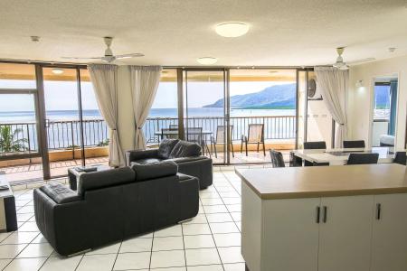 Cairns Aquarius - 32