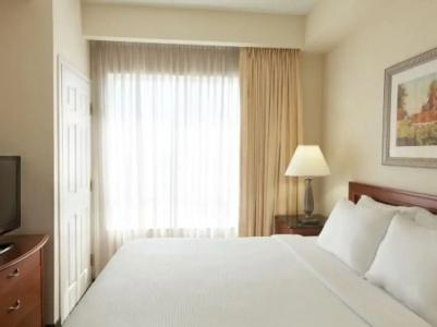 Residence Inn by Marriott Airport - 29