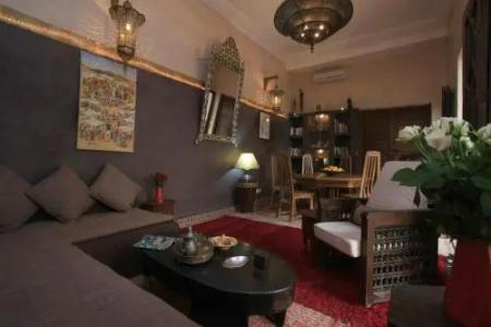 Riad Mur Akush - 1