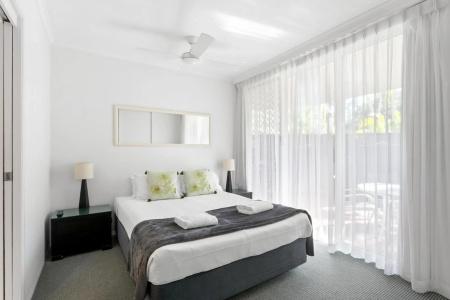 Noosa Tropicana - 2