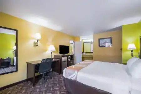 Quality Inn-Central Park Area - 81