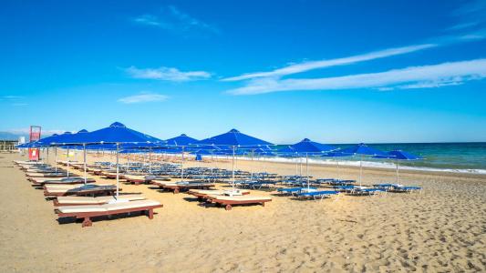 Adele Beach - 24