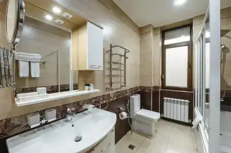 Royal Residence - 222