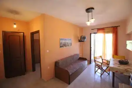 Elena & Studios - 18