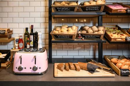 Moxy Dresden Neustadt - 30