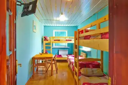 Happy Hostel - 1