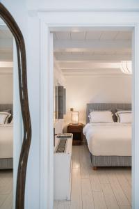 Four Seasons Hydra Luxury Suites - 34