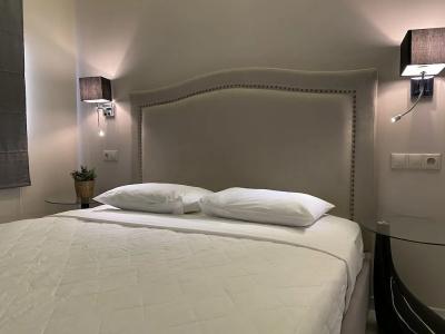 24K Athena Suites - 3